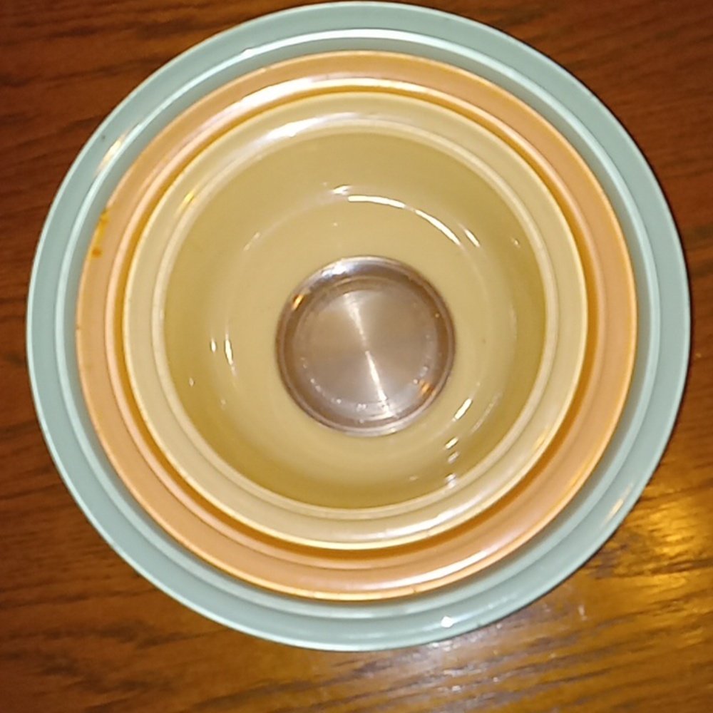 Vintage Pyrex Mixing bowls